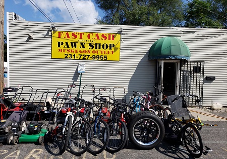 Muskegon Outlet & Fast Cash store photo